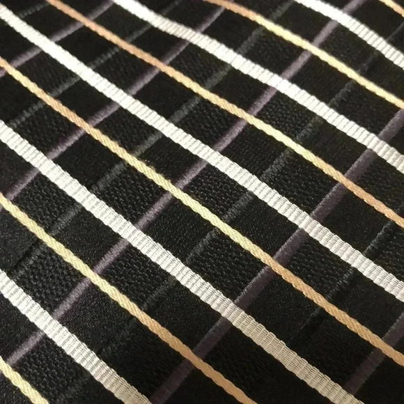 TOMMY HILFIGER 100% Silk Made in USA Tie - Picture 5 of 8